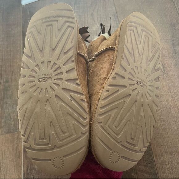 UGG Bailey Bow II Boots S/N 1002954
women US 5 brown suede satin bows shearling - Picture 9 of 12